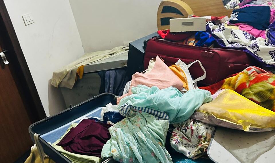 ग्रेटर नोएडा में चोरों ने 3 घरों को बनाया निशाना, लाखों का सामान चोरी