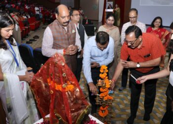 शारदा यूनिवर्सिटी में दीक्षारंभ कार्यक्रम का आयोजन