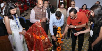 शारदा यूनिवर्सिटी में दीक्षारंभ कार्यक्रम का आयोजन