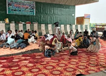 सलारपुर ग्राम के पुराने रास्ते को लेकर ग्राम वासियों ने दिया धरना