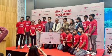 गलगोटियास विश्वविद्यालय के आर्थिक रूप से कमजोर विद्यार्थियों की एल जी इलैक्ट्रानिक इन्डिया प्रा० लि० कम्पनी ने आर्थिक सहायता की