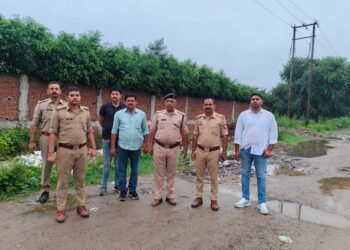 दिन निकलते ही बिसरख थाना पुलिस की बदमाशों से मुठभेड़
