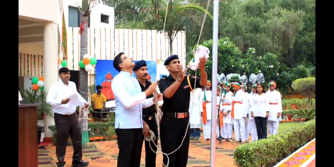 हमारी जिम्मेदारियां हैं, उसे अगर हम अच्छी तरह से निभाएंगे तो यह देशभक्ति होगी : लोकेश एम सीईओ प्राधिकरण
