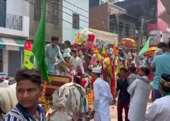 मुस्लिम समाज के लोगों ने ईद ए मिलाद उन नबी का त्यौहार बड़े ही हर्षोल्लास के साथ मनाया
