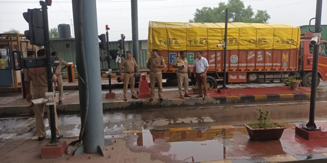 दादरी टोल प्लाजा पर लेन तोड़ने और तेज गति से बूम बैरियर को तोड़ने वालों की अब नहीं खैर