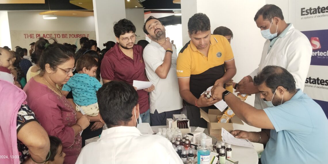 ग्रेटर नोएडा वेस्ट की इको विलेज 2 सोसाइटी में दूषित पानी की वजह से 200 से ज्यादा लोग बीमार