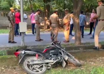 ग्रेटर नोएडा की थाना बीटा 2 पुलिस द्वारा लुटेरे/चैन स्नैचरों के बीच हुई मुठभेड, 2 बदमाशों को लगी गोली