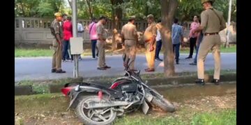 ग्रेटर नोएडा की थाना बीटा 2 पुलिस द्वारा लुटेरे/चैन स्नैचरों के बीच हुई मुठभेड, 2 बदमाशों को लगी गोली