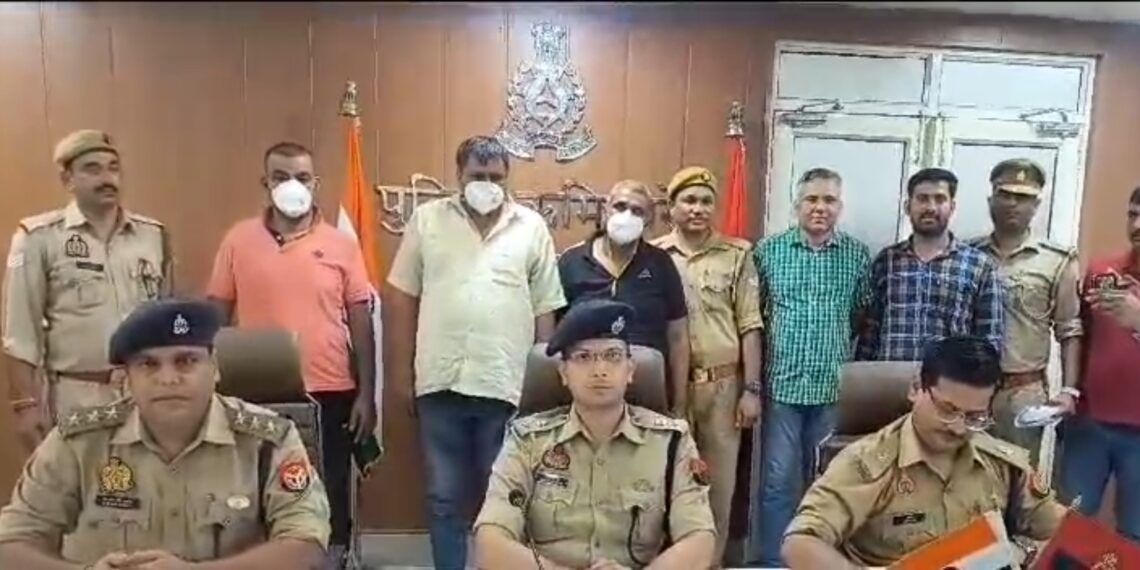 प्रॉपर्टी डीलर की हत्या के मामले में मुख्य आरोपी और दो शूटर गिरफ्तार,5 लाख रुपये में हायर किए गए थे शूटर