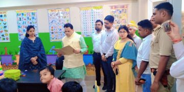 पिछडा वर्ग कल्याण एवं दिव्यांगजन सशक्तीकरण विभाग के माननीय राज्य मंत्री (स्वतन्त्र प्रभार) नरेंद्र कश्यप द्वारा आज बचपन डे केयर सेन्टर सेक्टर 62 नोएडा का किया स्थलीय निरीक्षण