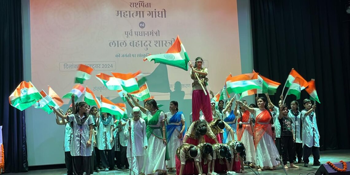 महात्मा गांधी व लाल बहादुर शास्त्री की जयंती पर ग्रेनो प्राधिकरण में कार्यक्रम आयोजित