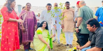 आर्ट ऑफ़ लिविंग के तत्वावधान में वृक्षारोपण का आयोजन किया गया
