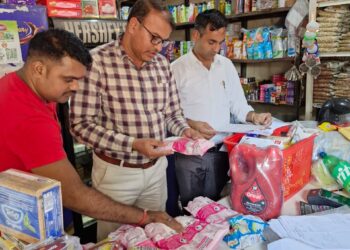 नवरात्रों को लेकर खाद्य सुरक्षा विभाग अलर्ट, तीन टीम बनाकर जगह-जगह की जा रही है छापेमारी