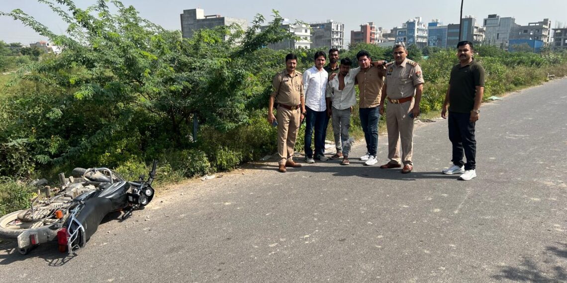 नोएडा पुलिस की मुठभेड़ में 25,000 का इनामी बदमाश हुआ घायल