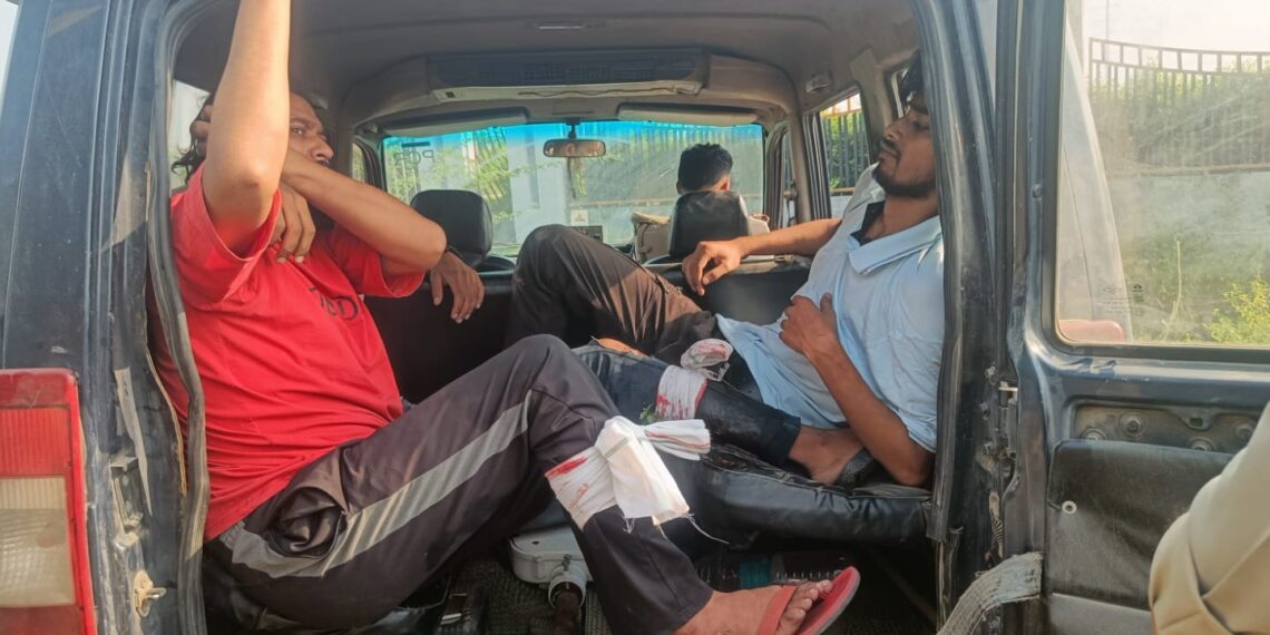 सेंट्रल नोएडा में पुलिस की मुठभेड़ में 3 बदमाशो को लगी गोली, लूटी हुई कैब बरामद