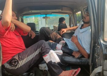 सेंट्रल नोएडा में पुलिस की मुठभेड़ में 3 बदमाशो को लगी गोली, लूटी हुई कैब बरामद