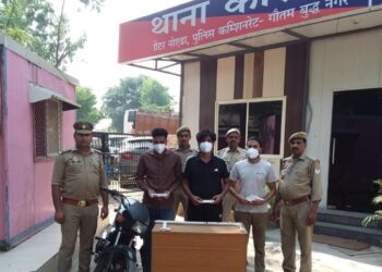 कासना थाना पुलिस ने लूट की योजना बना रहे तीन शातिर लुटेरों को किया गिरफ्तार