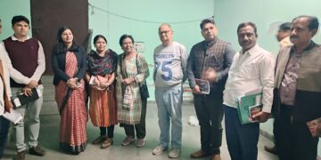 ग्रेटर नोएडा प्राधिकरण की एसीईओ ने अल्फा वन में चौपाल लगाकर सुनीं समस्याएं