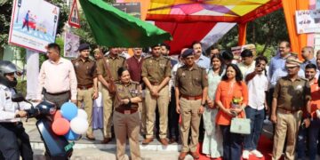 यातायात माह की शुरुआत, सड़कों पर जीवन की रक्षा करने वाले पुलिसकर्मियों को इनाम