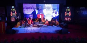 बड़ी धूमधाम के साथ मना देव दीपावली का पर्व, हजारो दीपकों की रोशनी से जगमगा उठा नोएडा हॉट