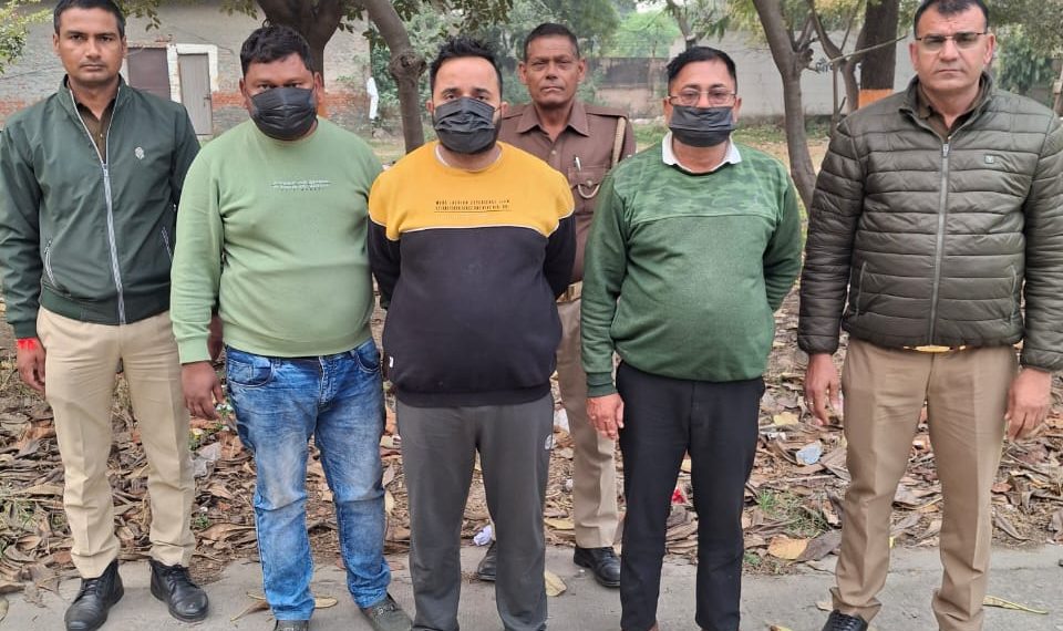फर्जी जीएसटी फर्मों से 18 करोड़ की चोरी, 3 गिरफ्तार