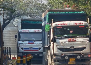 जनपद का परिवहन और खनन विभाग एक्टिव, ओवरलोड/अवैध परिवहन के विरुद्ध 357 ओवरलोड वाहनों के चालान कर 271 वाहनों को किया बन्द