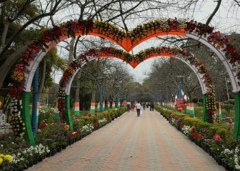 एसीईओ सौम्य श्रीवास्तव ने किया पुष्पोत्सव 2025 का शुभारंभ