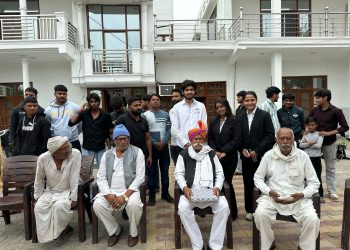 ग्रेटर नोएडा की शारदा विश्वविद्यालय ने मोहियापुर गांव में सामुदायिक संपर्क कार्यक्रम का आयोजन