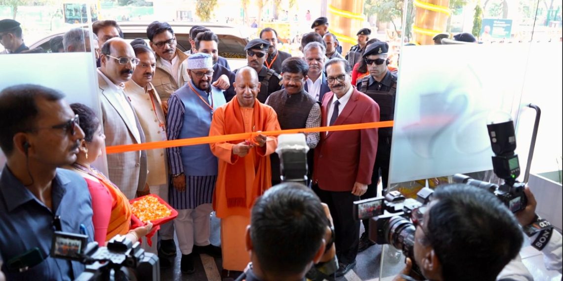 शारदा केयर,हेल्थ सिटी सुपर स्पेशलिटी हॉस्पिटल का मुख्यमंत्री योगी आदित्यनाथ ने लोकार्पण किया
