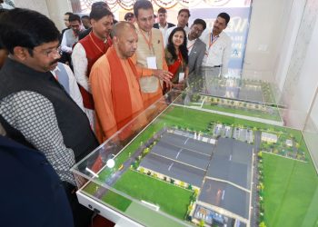 मुख्यमंत्री योगी आदित्यनाथ ने ग्रेटर नोएडा में अवादा इलेक्ट्रो की 5 गीगावाट इंटीग्रेटेड सोलर मैन्युफैक्चरिंग यूनिट की आधारशिला रखी व 1.5 गीगावाट सोलर मॉड्यूल फैक्ट्री का किया उद्घाटन