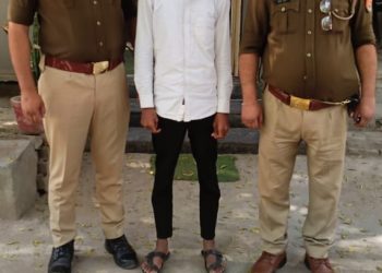 नोएडा पुलिस ने 10 हजार के इनामी आरोपी को किया गिरफ्तार