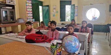 ग्रेटर नोएडा में प्राइमरी विद्यालय को स्मार्ट विद्यालय बनाया गया