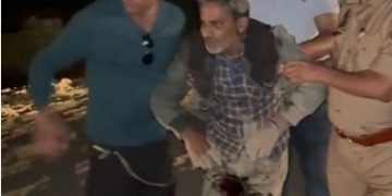सेंट्रल नोएडा की इकोटेक 3 थाना पुलिस की 25,000 रुपये के इनामी बदमाश से मुठभेड़, बदमाश घायल