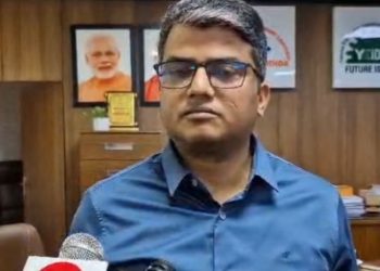 अवैध निर्माण रोकने के लिए गौतम बुद्ध नगर के जिलाधिकारी ने चार टीमों का गठन किया