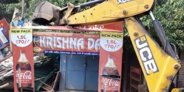 ग्रेनो प्राधिकरण ने चुहड़पुर से अवैध खोखे हटाए