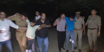 सूरजपुर पुलिस मुठभेड़ में दो बदमाश घायल, तीन गिरफ्तार, हथियार और लूट व चोरी के वाहन बरामद