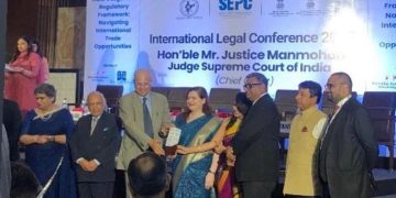ग्रेटर नोएडा के शारदा विश्वविद्यालय के स्कूल ऑफ लॉ को लीगल एक्सीलेंस अवार्ड मिला
