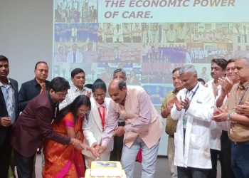 ग्रेटर नोएडा के शारदा अस्पताल में अंतरराष्ट्रीय नर्स दिवस मनाया गया