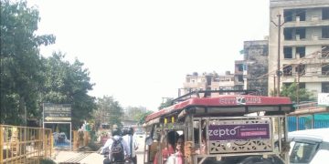 ग्रेटर नोएडा वेस्ट में शाहबेरी के सड़क चौड़ीकरण का कार्य पूरा, वाहनों की आवाजाही शुरू