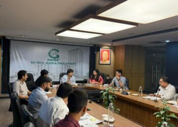 इनवेस्ट यूपी के सीईओ व एसीईओ ने ग्रेनो प्राधिकरण में की बैठक
