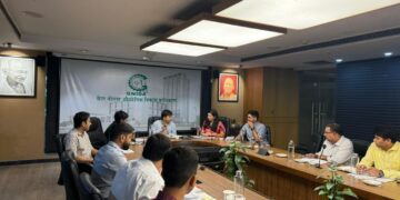 इनवेस्ट यूपी के सीईओ व एसीईओ ने ग्रेनो प्राधिकरण में की बैठक