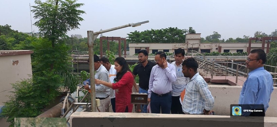 ग्रेटर नोएडा प्राधिकरण की एसीईओ ने ग्रेनो वेस्ट का किया दौरा, एफओबी, रोड व सीवर प्रोजेक्ट को हरी झंडी