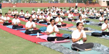 विश्व योग दिवस पर शारदा विश्वविद्यालय में योगोत्सव हुआ आयोजन