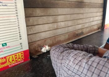 ग्रेटर नोएडा प्राधिकरण ने की कार्यवाही :  अजनारा होम्स में चार अवैध क्योस्क सील, 9 रेहड़ी-पटरी जब्त