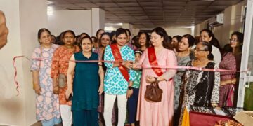ग्रेटर नोएडा वेस्ट ,गौर सिटी के 6 एवेन्यू में लगी आर्टिफिशल और सिल्वर ज्वैलरी की प्रदर्शनी