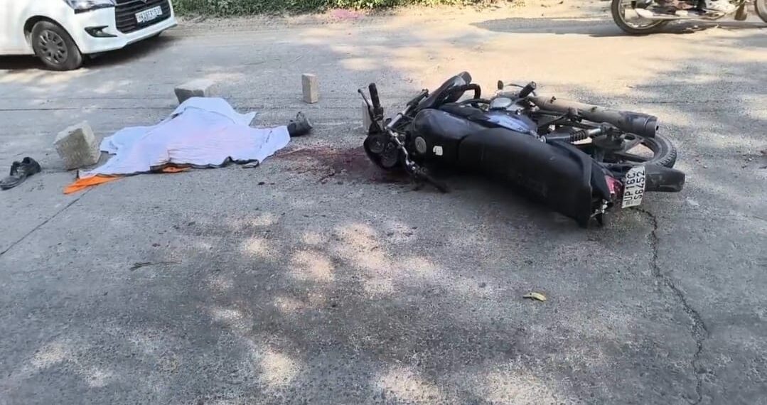 दादरी बाईपास पर सड़क हादसा में एक युवक की मौत, एक घायल