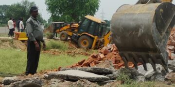 ग्रेनो प्राधिकरण ने आमका में हटाया अतिक्रमण, भूमाफियाओं के खिलाफ एफआईआर दर्ज