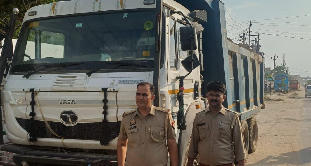नोएडा पुलिस ने चलाया अवैध खनन और ओवरलोडिंग के खिलाफ अभियान, 40 वाहन सीज और 2 गिरफ्तार