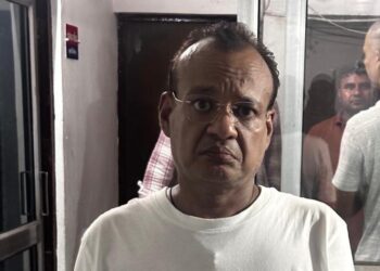 यूपी एसटीएफ की नोएडा यूनिट ने गाजियाबाद में चल रहे अवैध दूतावास का किया भंडाफोड़, आरोपी गिरफ्तार