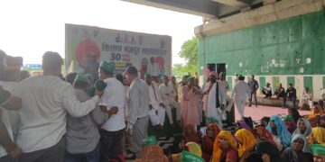 जिले में किसानों का प्राधिकरण के खिलाफ जोरदार प्रदर्शन
